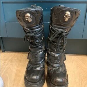 Gothic Black Skull Heeled Boots